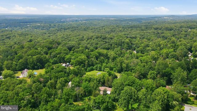 225 MOUNTAIN VIEW DR, Harpers Ferry, WV 25425