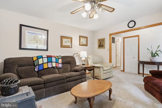 225 MOUNTAIN VIEW DR, Harpers Ferry, WV 25425