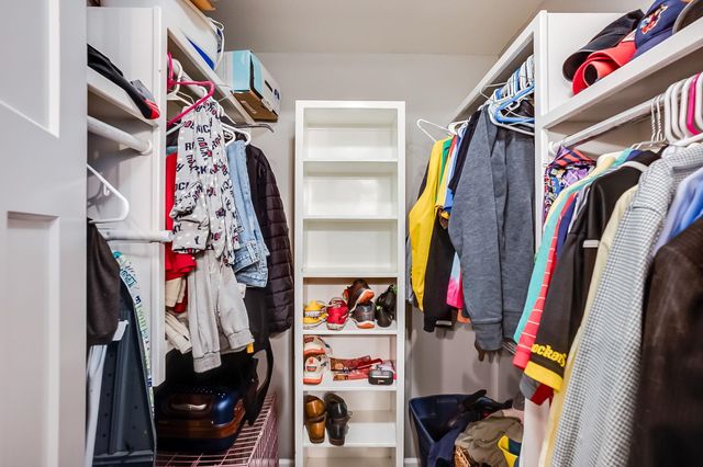 1319 E Warren Ave, Derby, KS 67037