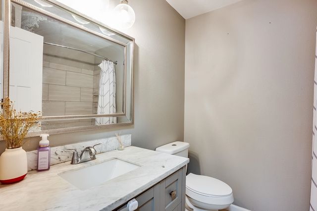 1319 E Warren Ave, Derby, KS 67037