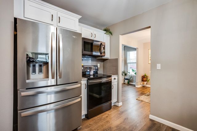 1319 E Warren Ave, Derby, KS 67037