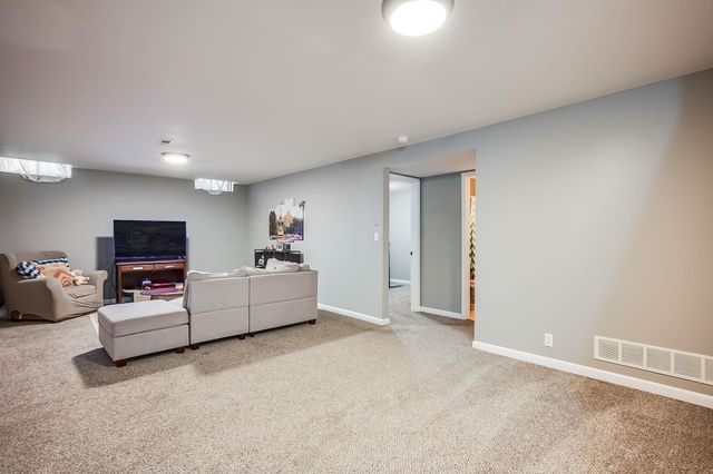 1319 E Warren Ave, Derby, KS 67037