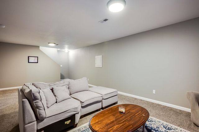 1319 E Warren Ave, Derby, KS 67037