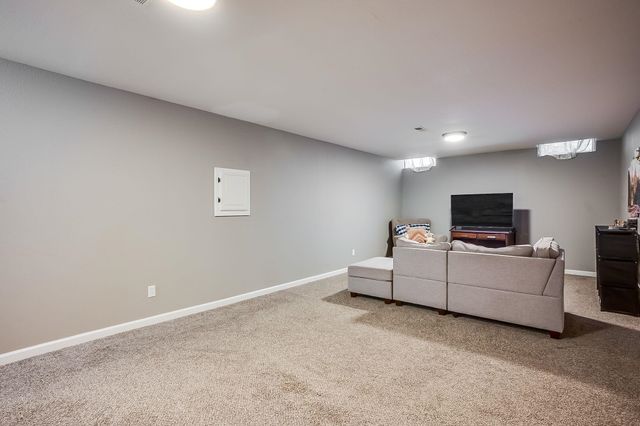 1319 E Warren Ave, Derby, KS 67037