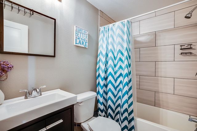 1319 E Warren Ave, Derby, KS 67037