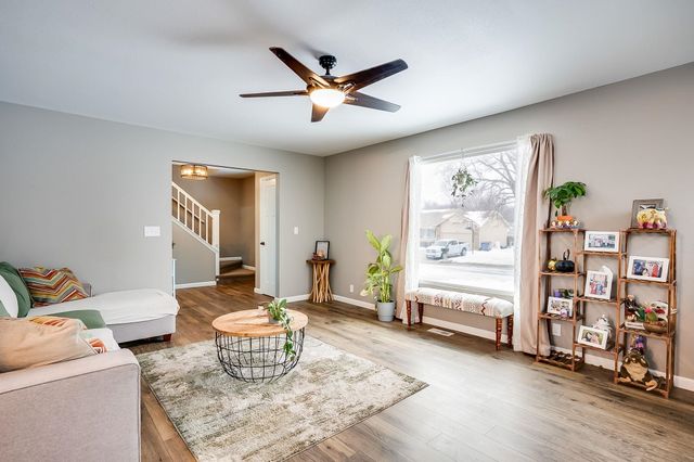 1319 E Warren Ave, Derby, KS 67037