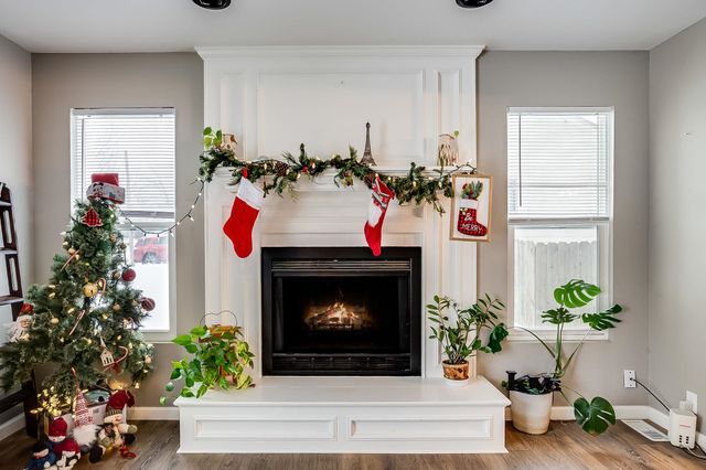 1319 E Warren Ave, Derby, KS 67037