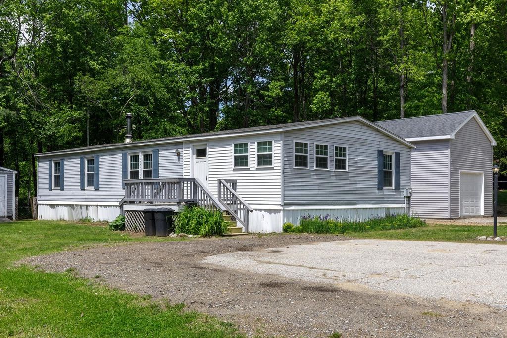 160 Redwood Drive, Loudon, NH 03307