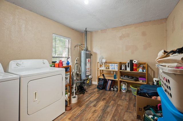 4514 E 24th E Street, Dickinson, TX 77539