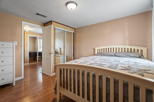 4514 E 24th E Street, Dickinson, TX 77539
