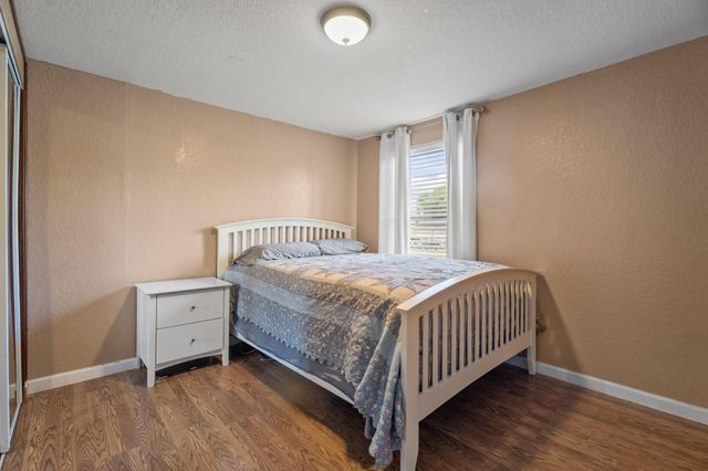 4514 E 24th E Street, Dickinson, TX 77539