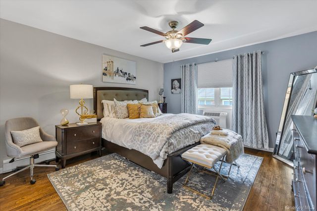 5205 Wilshire Lane 5205, Oakdale, NY 11769