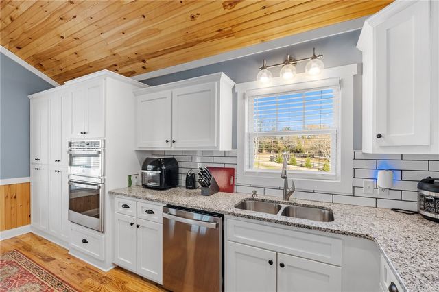 1122 Midway Road, Pickens, SC 29671