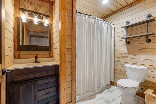 1122 Midway Road, Pickens, SC 29671