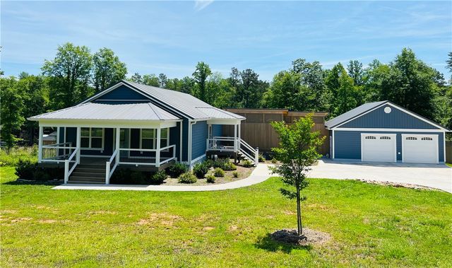 1122 Midway Road, Pickens, SC 29671