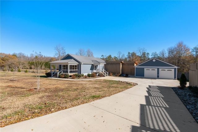 1122 Midway Road, Pickens, SC 29671