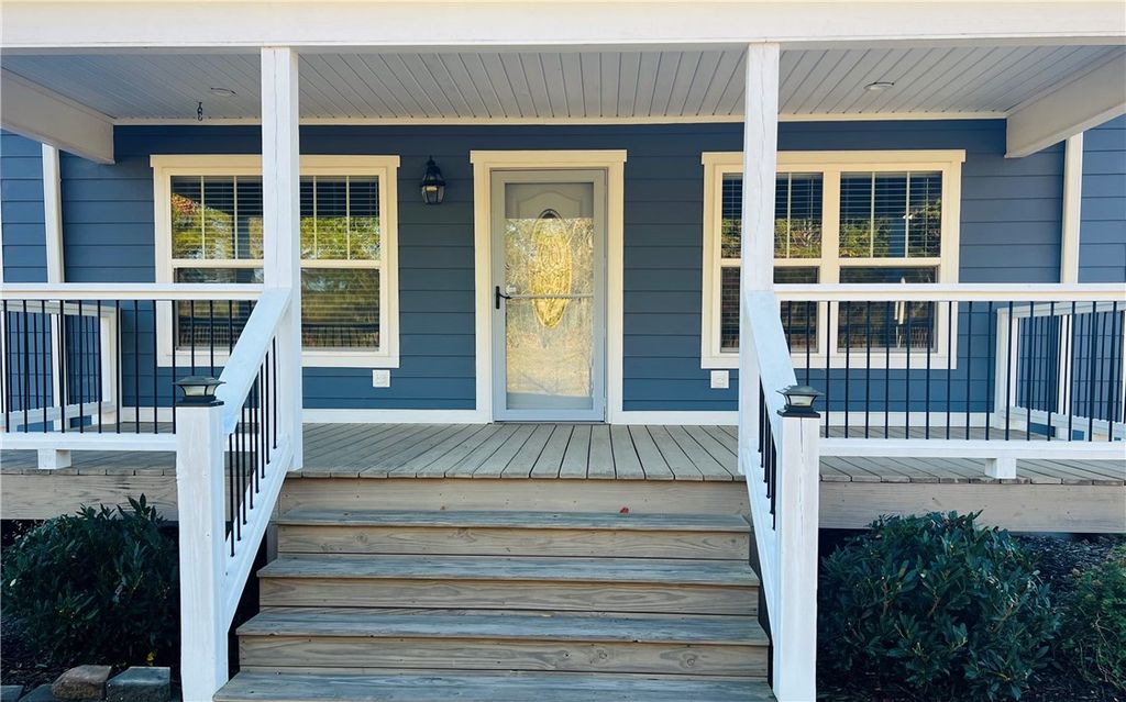 1122 Midway Road, Pickens, SC 29671