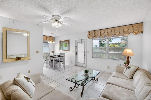 19 Suffolk A, Boca Raton, FL 33434