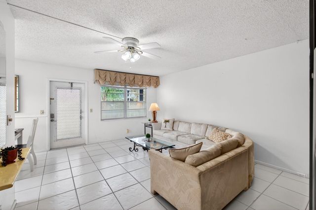 19 Suffolk A, Boca Raton, FL 33434