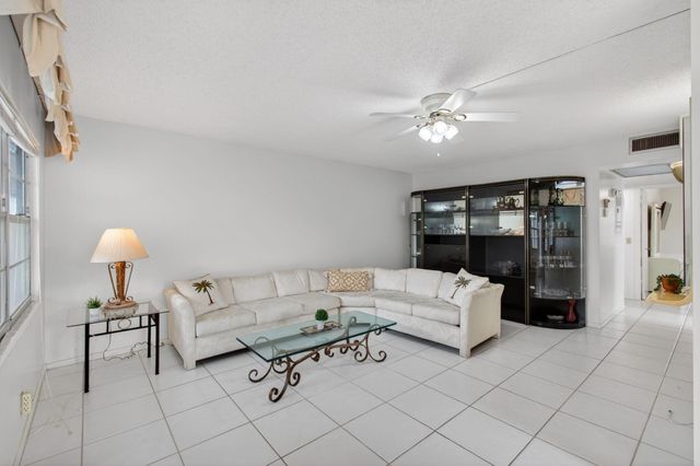 19 Suffolk A, Boca Raton, FL 33434