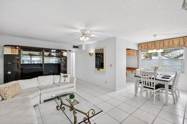 19 Suffolk A, Boca Raton, FL 33434
