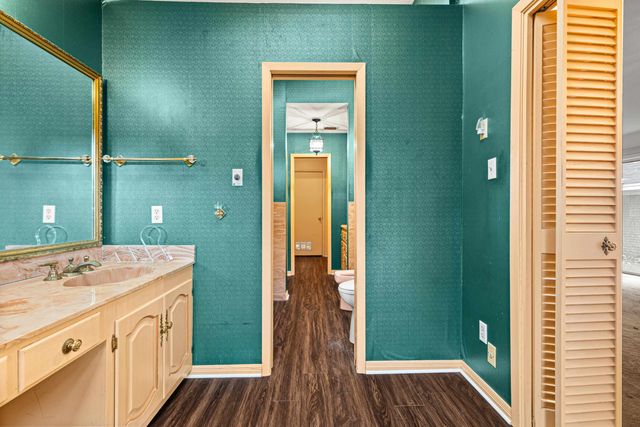 1112 Le Duke Blvd, Longview, TX 75601