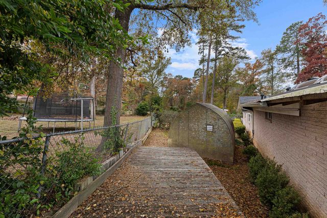 1112 Le Duke Blvd, Longview, TX 75601