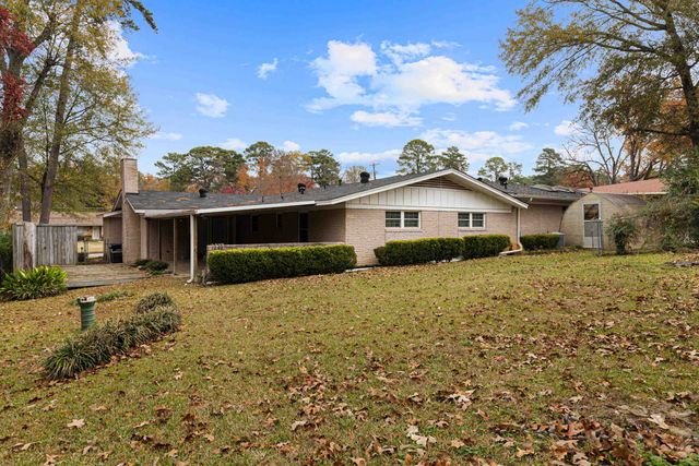 1112 Le Duke Blvd, Longview, TX 75601