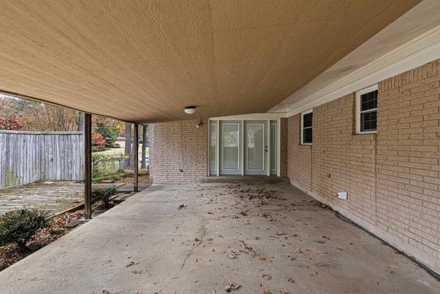 1112 Le Duke Blvd, Longview, TX 75601