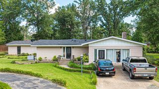 1112 Le Duke Blvd, Longview, TX 75601