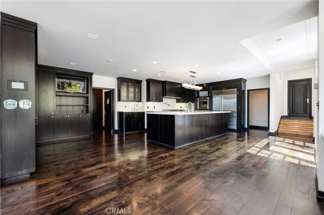 4119 Dundee, Los Angeles, CA 90027