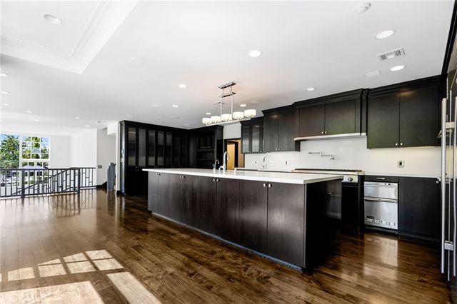 4119 Dundee, Los Angeles, CA 90027