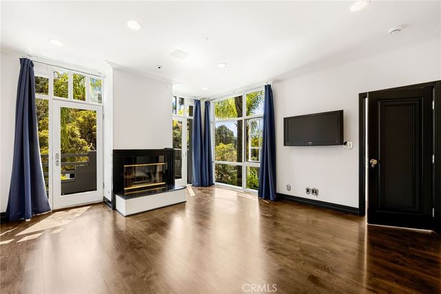 4119 Dundee, Los Angeles, CA 90027
