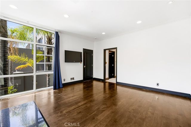 4119 Dundee, Los Angeles, CA 90027