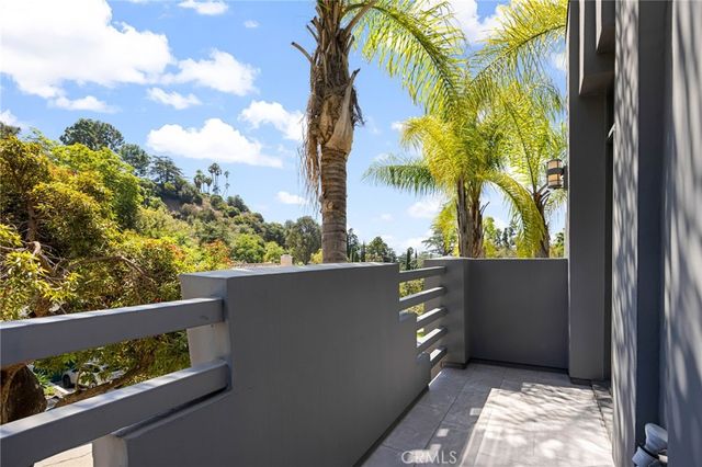 4119 Dundee, Los Angeles, CA 90027