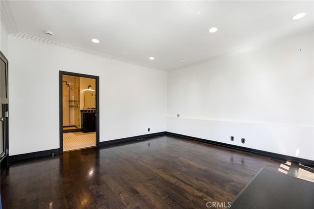 4119 Dundee, Los Angeles, CA 90027