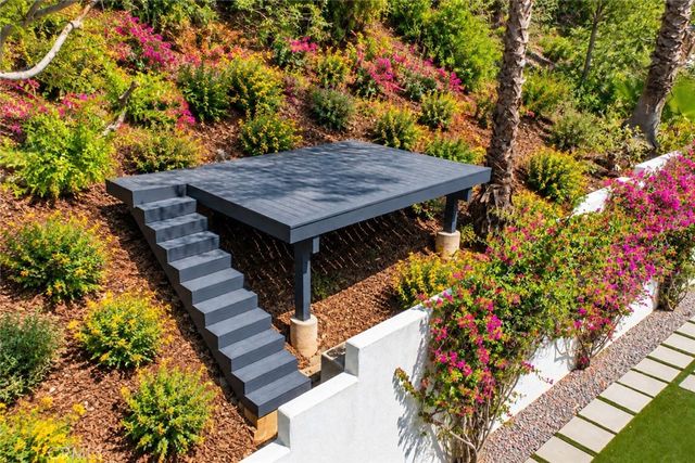 4119 Dundee, Los Angeles, CA 90027