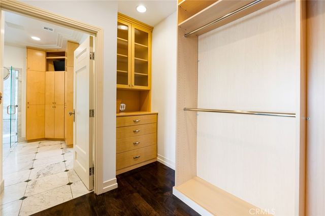 4119 Dundee, Los Angeles, CA 90027