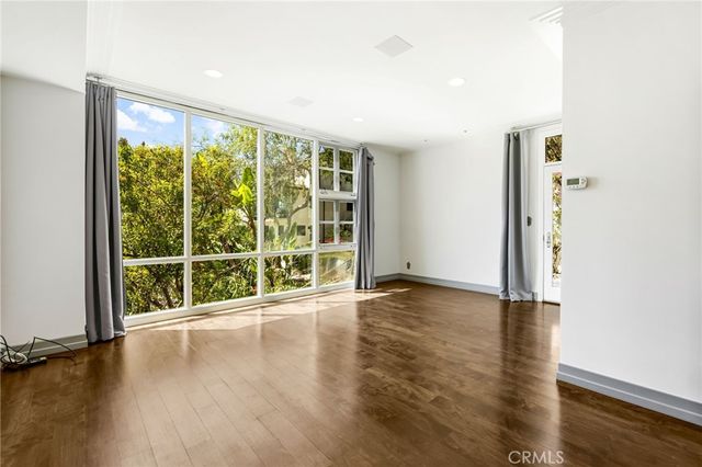 4119 Dundee, Los Angeles, CA 90027