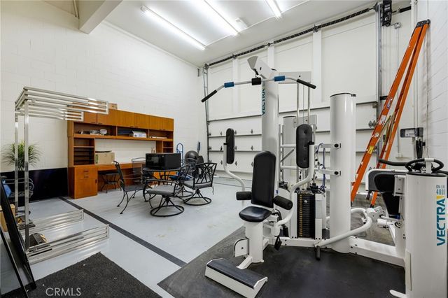 4119 Dundee, Los Angeles, CA 90027
