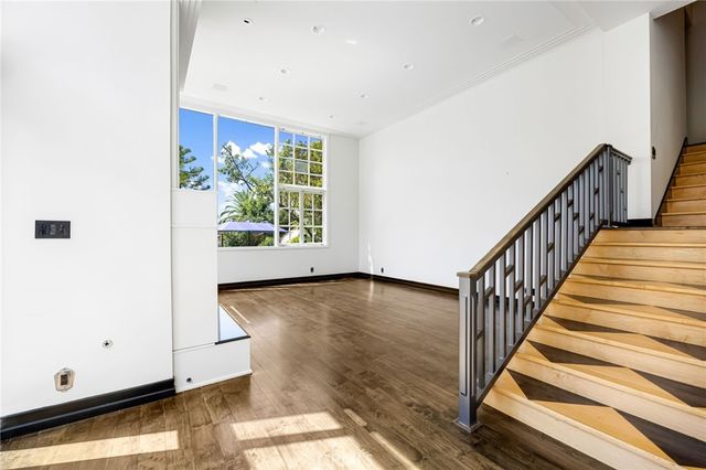 4119 Dundee, Los Angeles, CA 90027