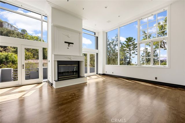 4119 Dundee, Los Angeles, CA 90027