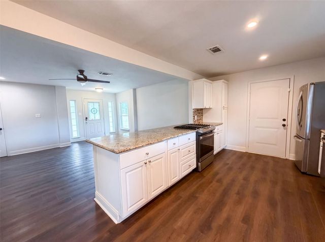 4623 Cherry Street, Santa Fe, TX 77517