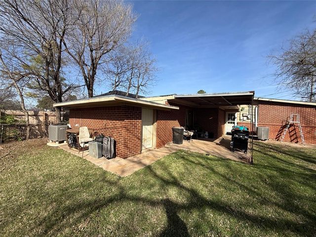 9609 Greystone Avenue, Oklahoma City, OK 73120