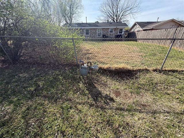 9609 Greystone Avenue, Oklahoma City, OK 73120