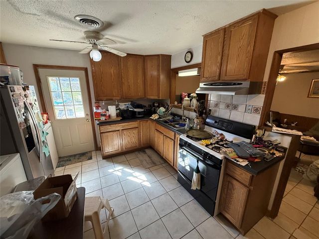 9609 Greystone Avenue, Oklahoma City, OK 73120