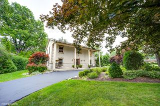227 Stratford Lane, Inverness, IL 60010