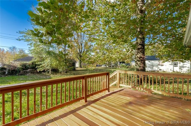 521 W Maple Street, Austin, IN 47102