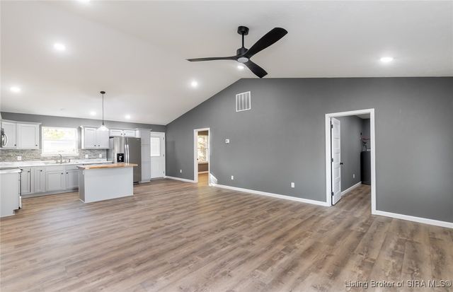 521 W Maple Street, Austin, IN 47102