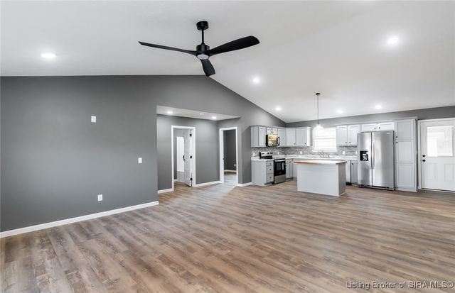 521 W Maple Street, Austin, IN 47102